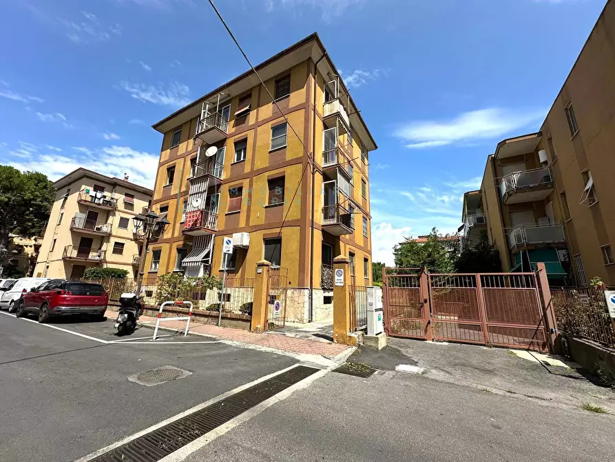 Immagine 6 di Appartamento in vendita  in via savona a Albenga