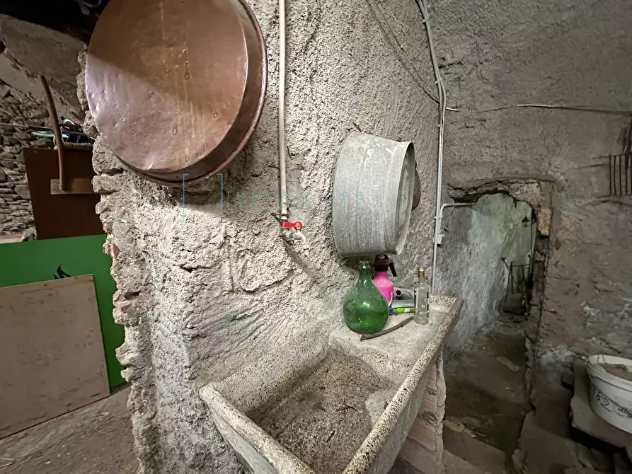 Immagine 48 di Rustico / casale in vendita  in Via Tornatore a Zuccarello