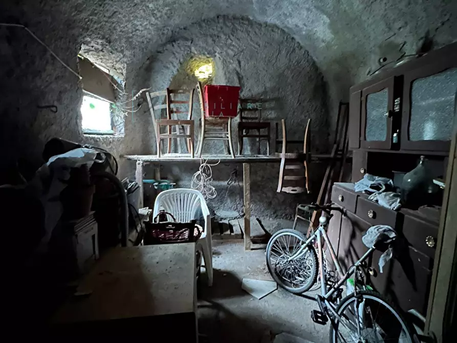 Immagine 49 di Rustico / casale in vendita  in Via Tornatore a Zuccarello