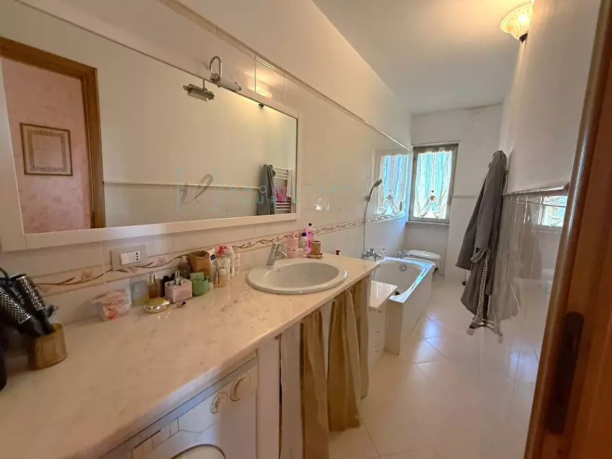 Immagine 17 di Appartamento in vendita  in Via torino a Albenga