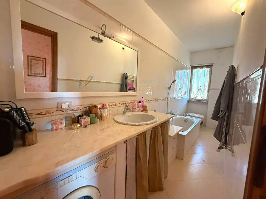 Immagine 19 di Appartamento in vendita  in Via torino a Albenga