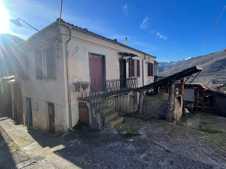 Immagine 1 di Rustico / casale in vendita  a Pieve Di Teco