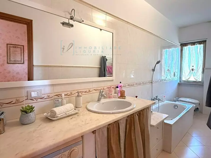 Immagine 30 di Appartamento in vendita  in Via torino a Albenga