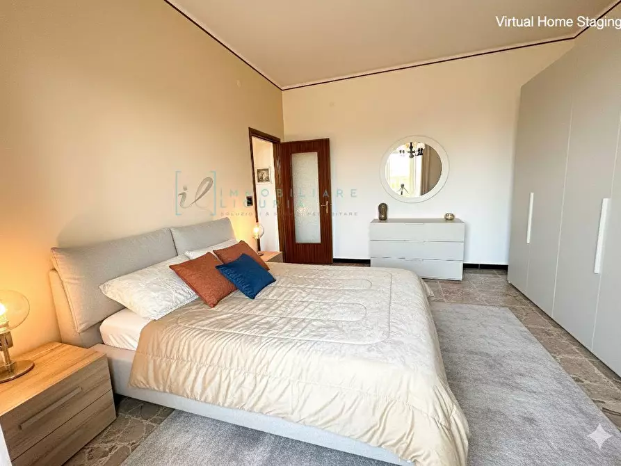 Immagine 2 di Appartamento in vendita  in Piazza Nenni a Albenga