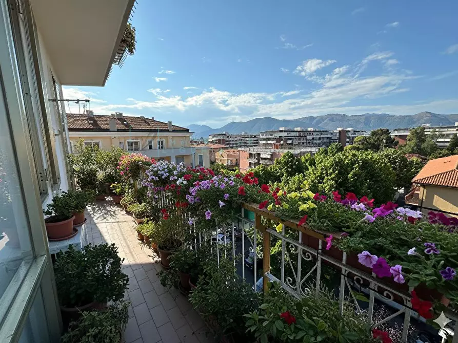 Immagine 39 di Appartamento in vendita  in Piazza Nenni a Albenga