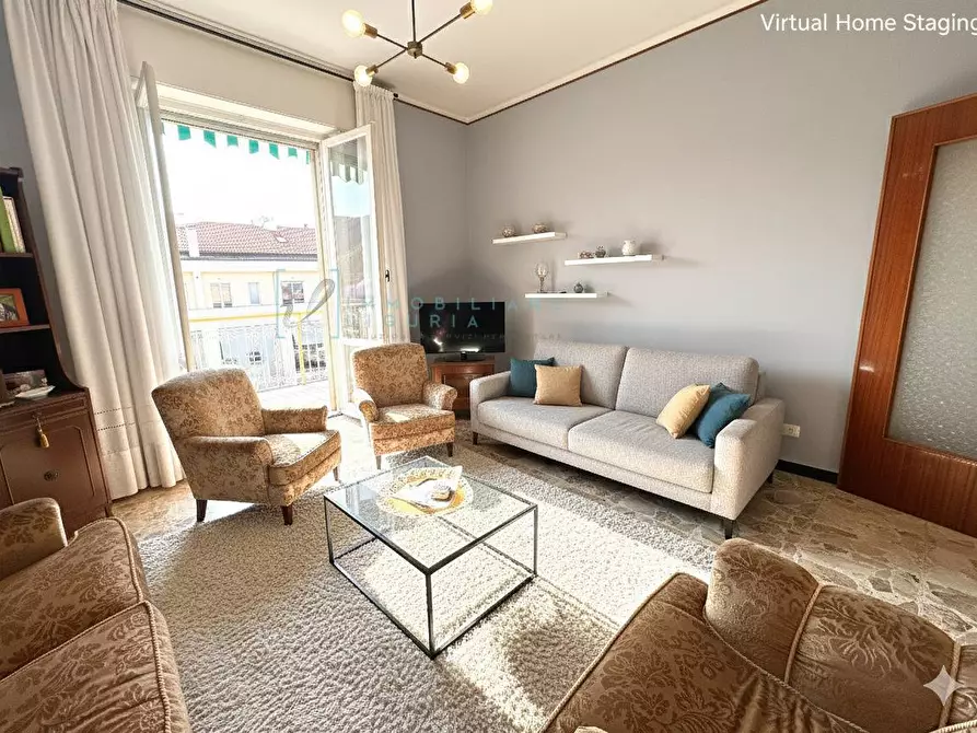 Immagine 1 di Appartamento in vendita  in Piazza Nenni a Albenga