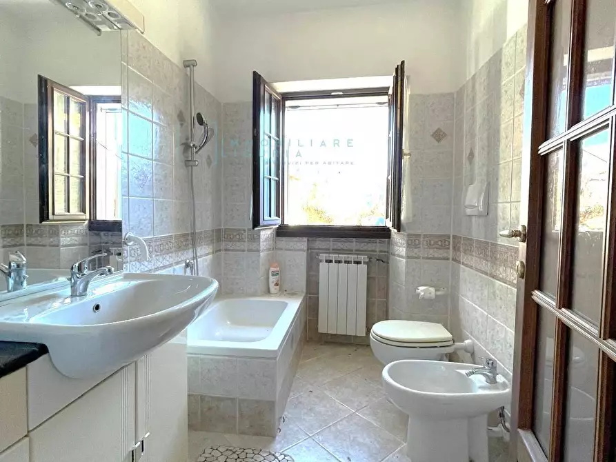 Immagine 22 di Rustico / casale in vendita  in Piazza dell'assunta a Pieve Di Teco