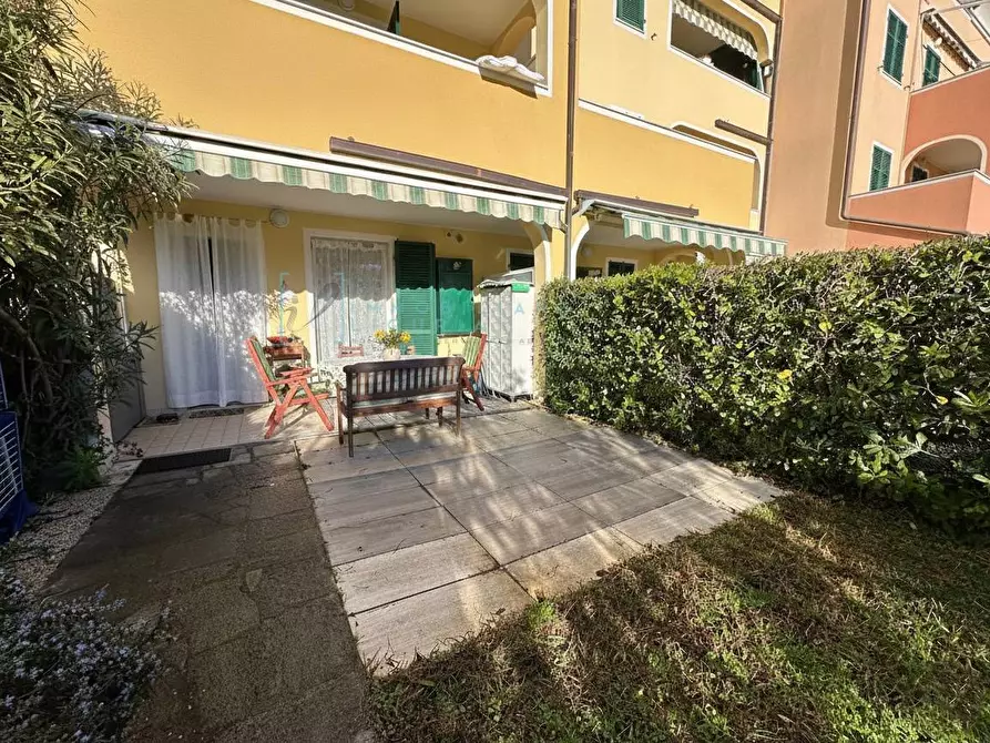 Immagine 43 di Appartamento in vendita  in Via Cav. F. Perseghini a Albenga