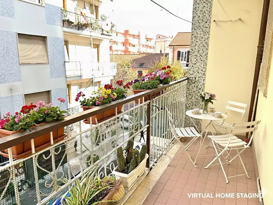 Immagine 1 di Appartamento in vendita  in Via Eperanto a Albenga