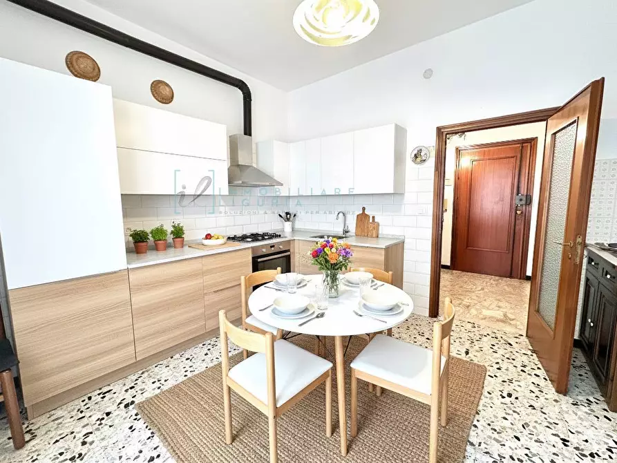 Immagine 3 di Appartamento in vendita  in Via Eperanto a Albenga