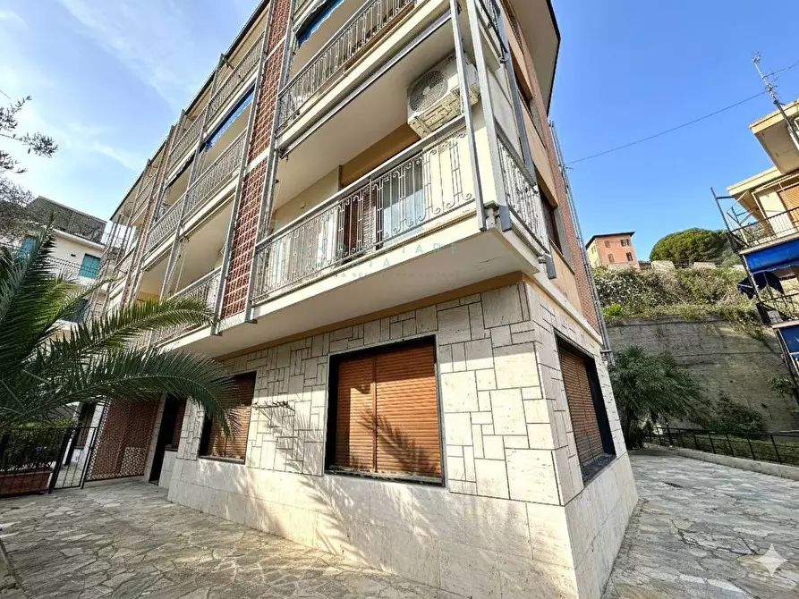 Immagine 17 di Appartamento in vendita  in Via Cardellino a Alassio