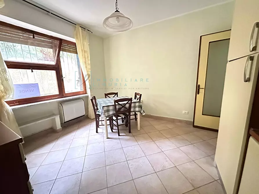 Immagine 11 di Appartamento in vendita  in Via Cardellino a Alassio