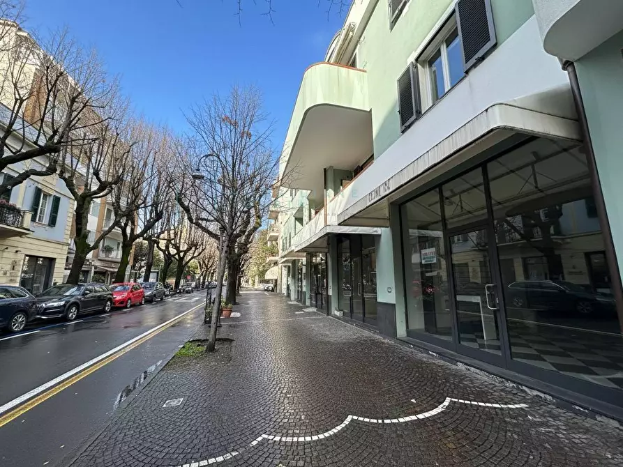 Immagine 2 di Locale commerciale in vendita  in Via Martiri della Libertà a Albenga