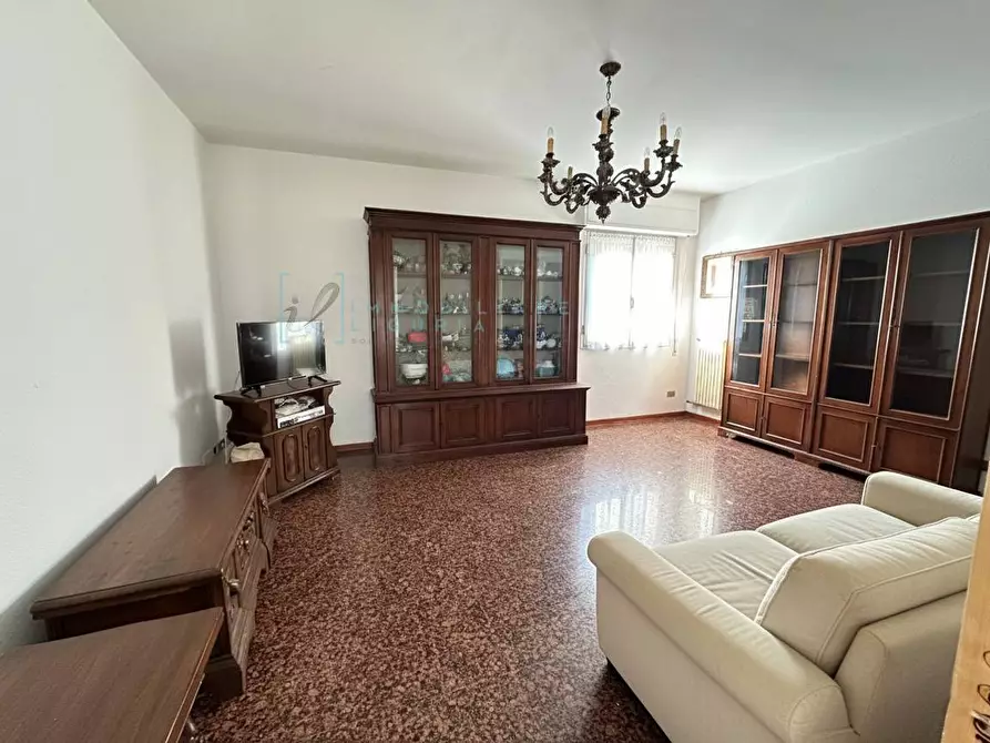 Immagine 3 di Appartamento in vendita  in Via Manfro e Merlini a Albenga