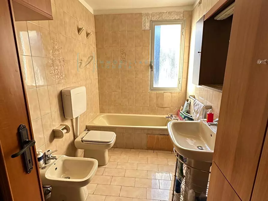 Immagine 9 di Appartamento in vendita  in Via Manfro e Merlini a Albenga