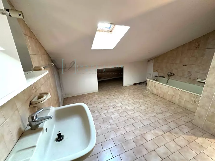 Immagine 28 di Appartamento in vendita  in Via Manfro e Merlini a Albenga