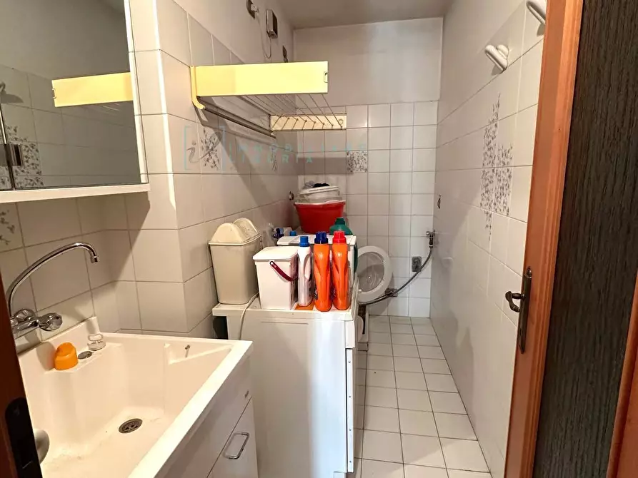 Immagine 31 di Appartamento in vendita  in Via Manfro e Merlini a Albenga