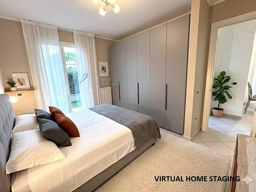 Immagine 3 di Appartamento in vendita  in Via della Costituzione a Albenga