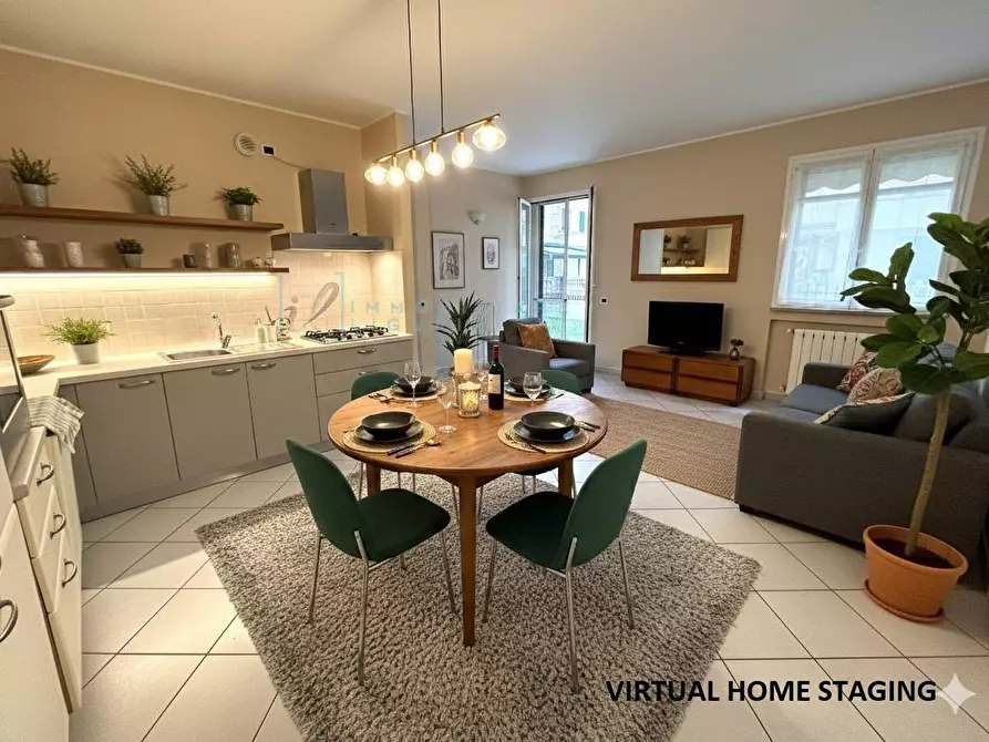 Immagine 2 di Appartamento in vendita  in Via della Costituzione a Albenga