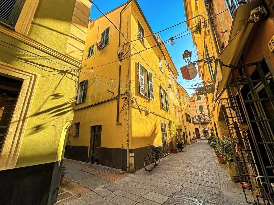 Immagine 23 di Appartamento in vendita  in Via Torlaro a Albenga