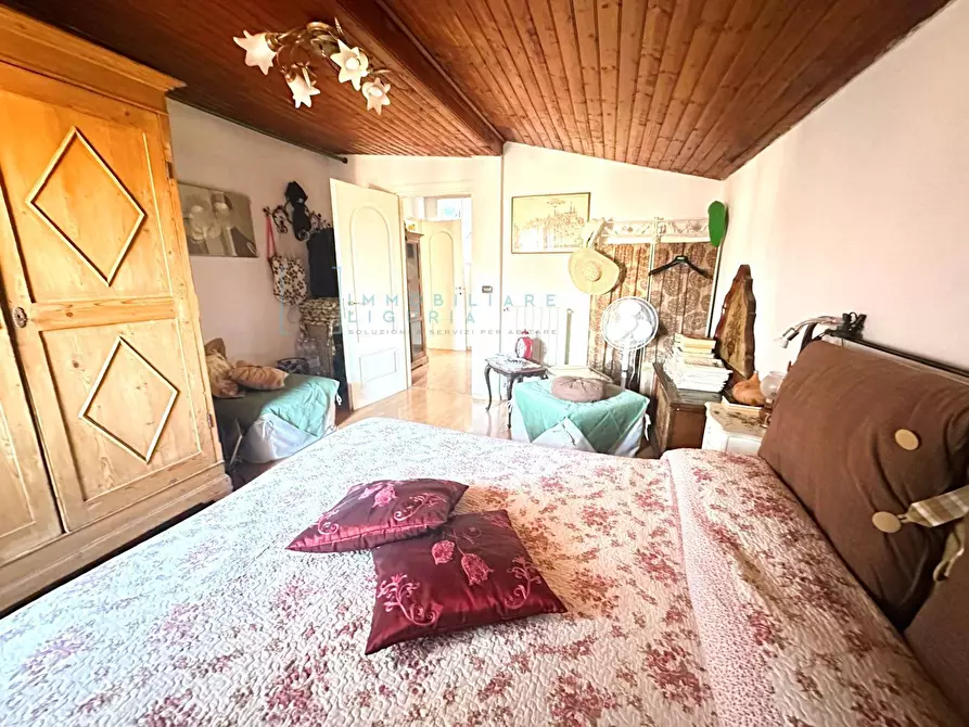 Immagine 12 di Appartamento in vendita  in Via Torlaro a Albenga