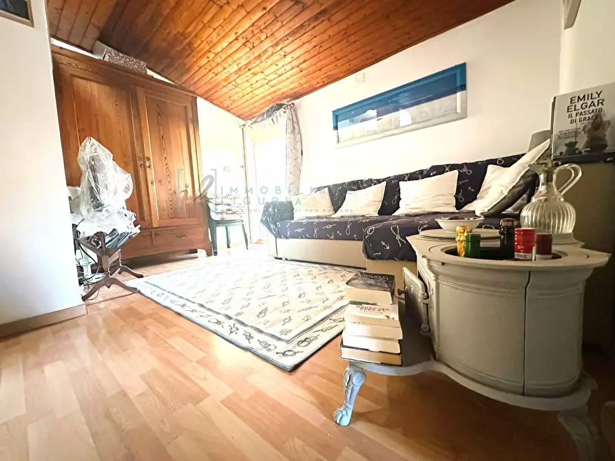 Immagine 7 di Appartamento in vendita  in Via Torlaro a Albenga