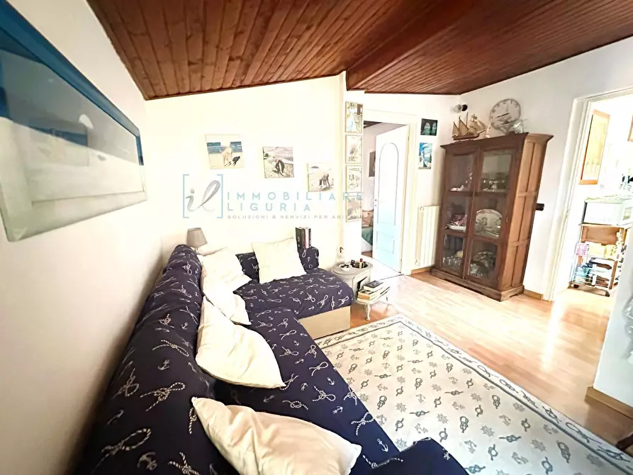 Immagine 8 di Appartamento in vendita  in Via Torlaro a Albenga
