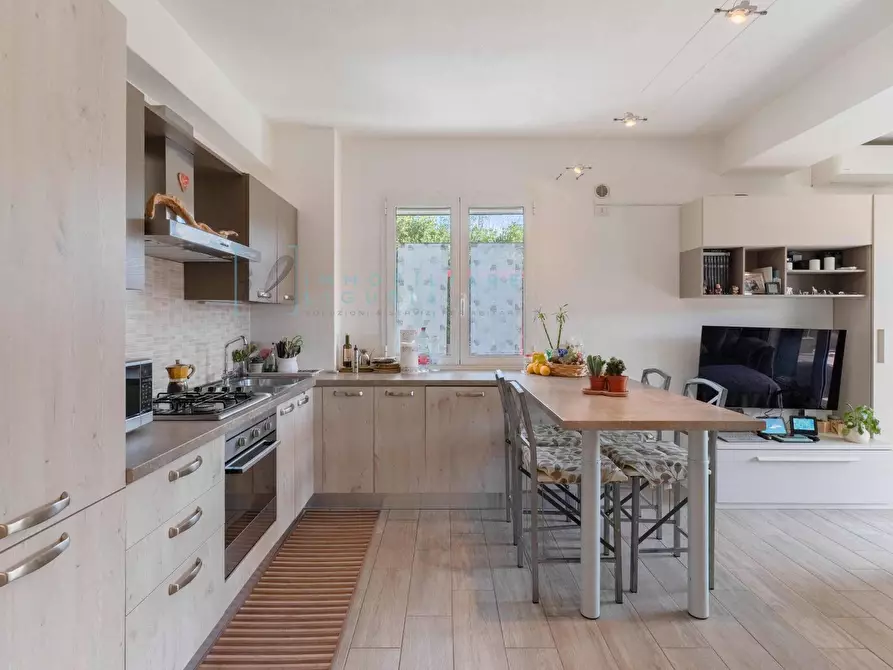 Immagine 7 di Appartamento in vendita  in Via Roma a Villanova D'albenga