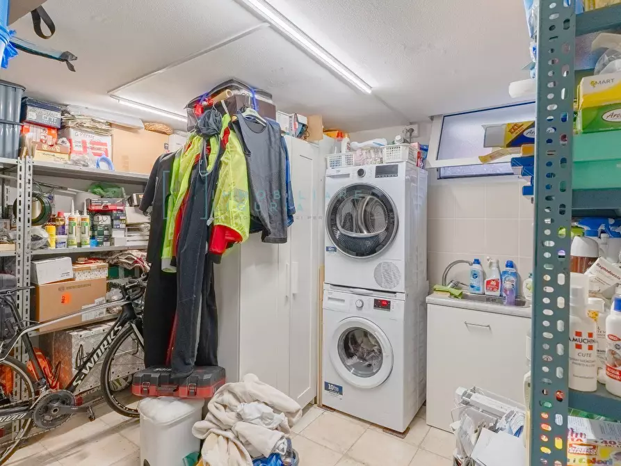 Immagine 19 di Appartamento in vendita  in Via Roma a Villanova D'albenga