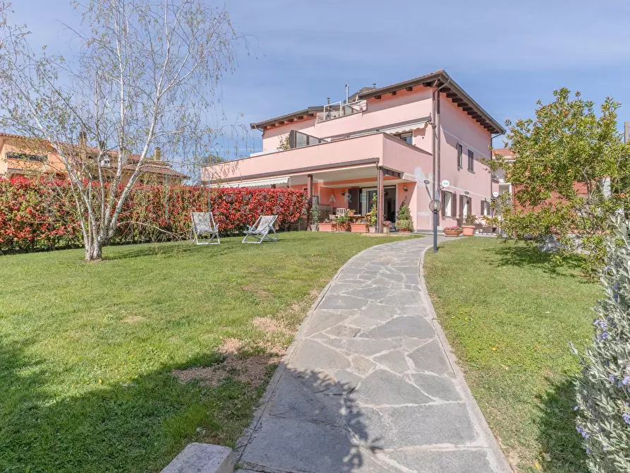 Immagine 1 di Appartamento in vendita  in Via Roma a Villanova D'albenga