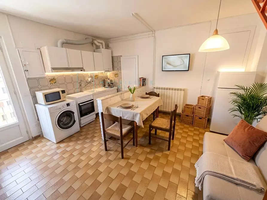 Immagine 2 di Appartamento in vendita  in Piazza Andrea Doria a Alassio