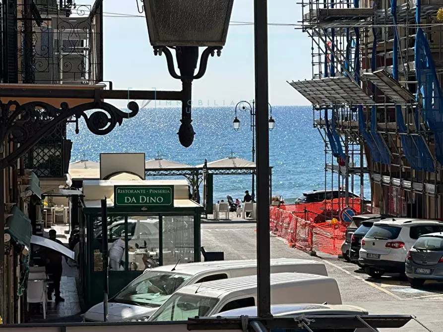 Immagine 10 di Appartamento in vendita  in Piazza Andrea Doria a Alassio