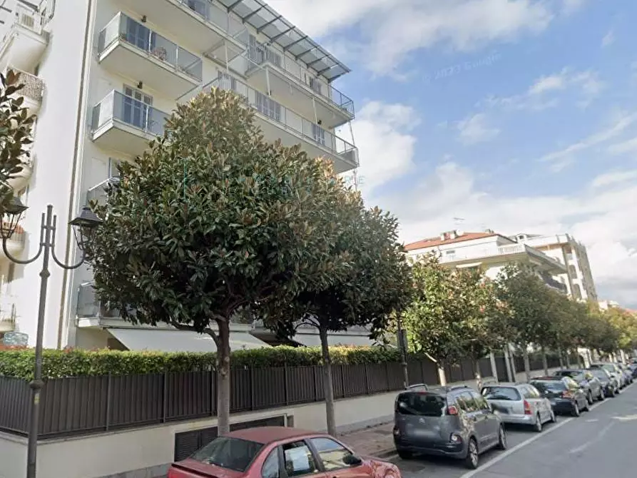 Immagine 14 di Appartamento in vendita  in Via della Costituzione a Albenga