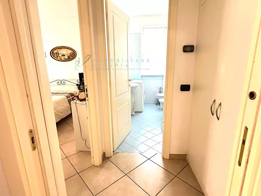 Immagine 7 di Appartamento in vendita  in Via della Costituzione a Albenga