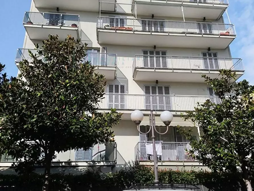 Immagine 1 di Appartamento in vendita  in Via della Costituzione a Albenga