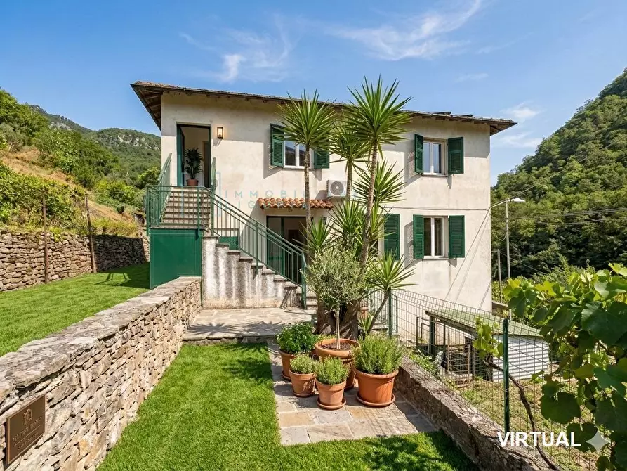 Immagine 1 di Rustico / casale in vendita  in Via Pennavaire a Castelbianco