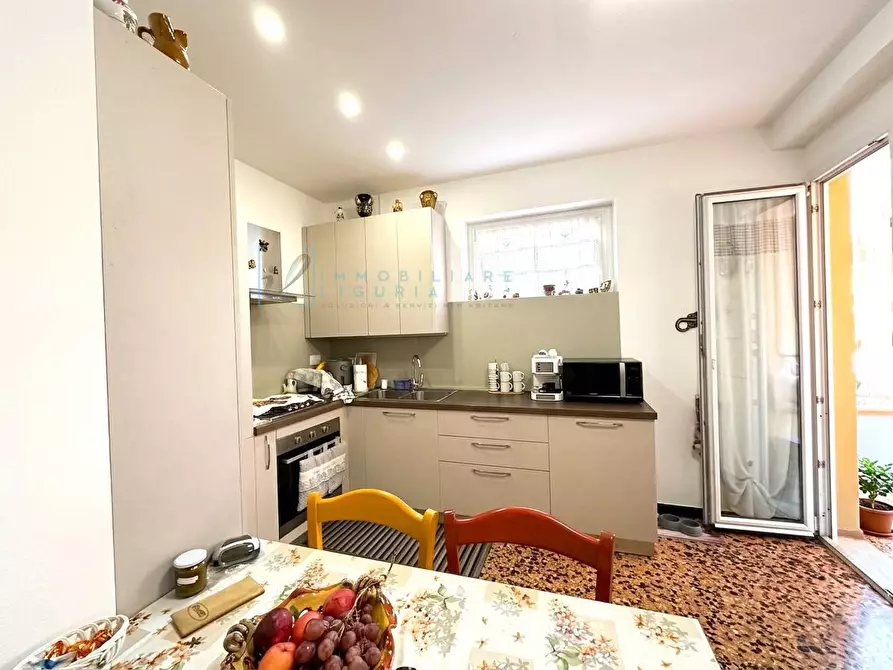 Immagine 2 di Appartamento in vendita  in Viale Pontelungo a Albenga