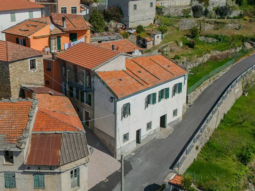 Immagine 1 di Casa indipendente in vendita  in Borgata Mugno a Aquila D'arroscia