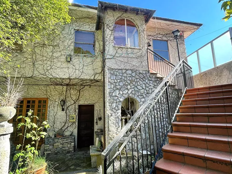 Immagine 1 di Casa indipendente in vendita  in San Luigi Via roma a Pornassio