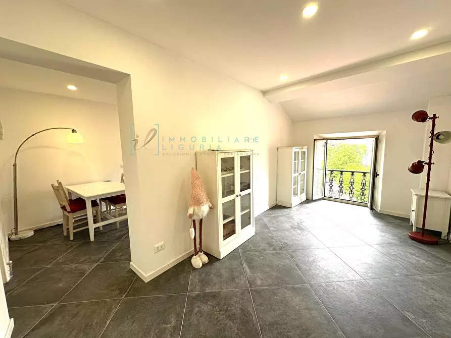 Immagine 5 di Appartamento in vendita  in Via Torlaro a Albenga