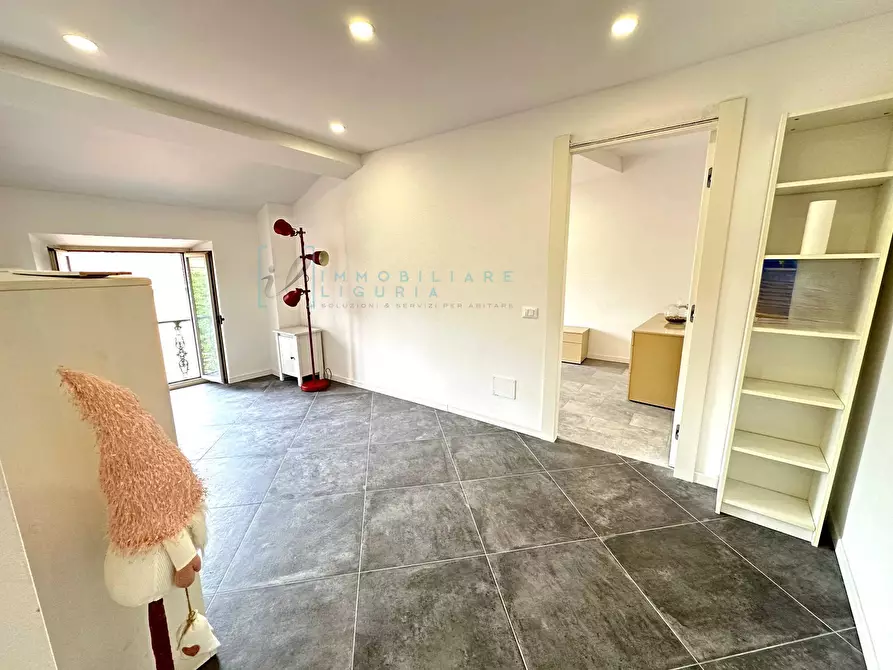 Immagine 7 di Appartamento in vendita  in Via Torlaro a Albenga