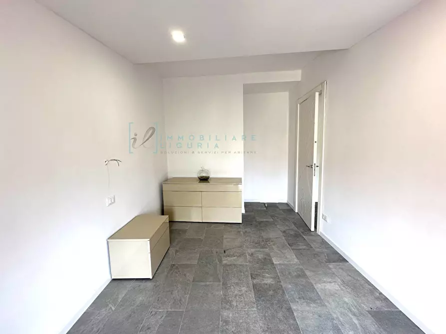 Immagine 11 di Appartamento in vendita  in Via Torlaro a Albenga