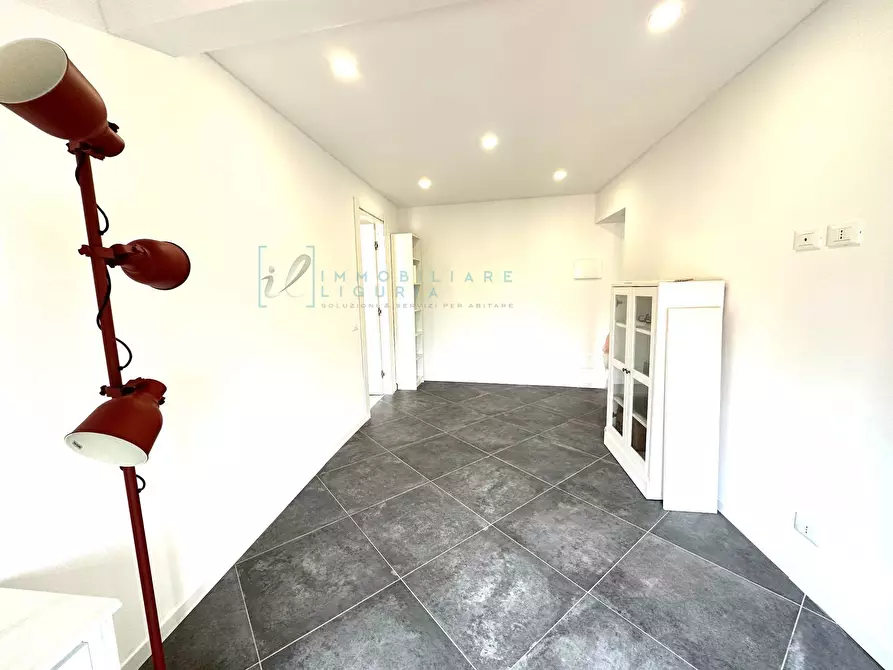 Immagine 8 di Appartamento in vendita  in Via Torlaro a Albenga