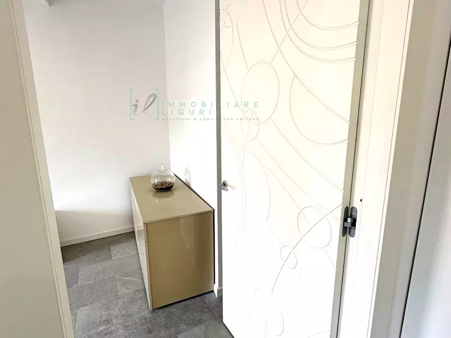 Immagine 9 di Appartamento in vendita  in Via Torlaro a Albenga