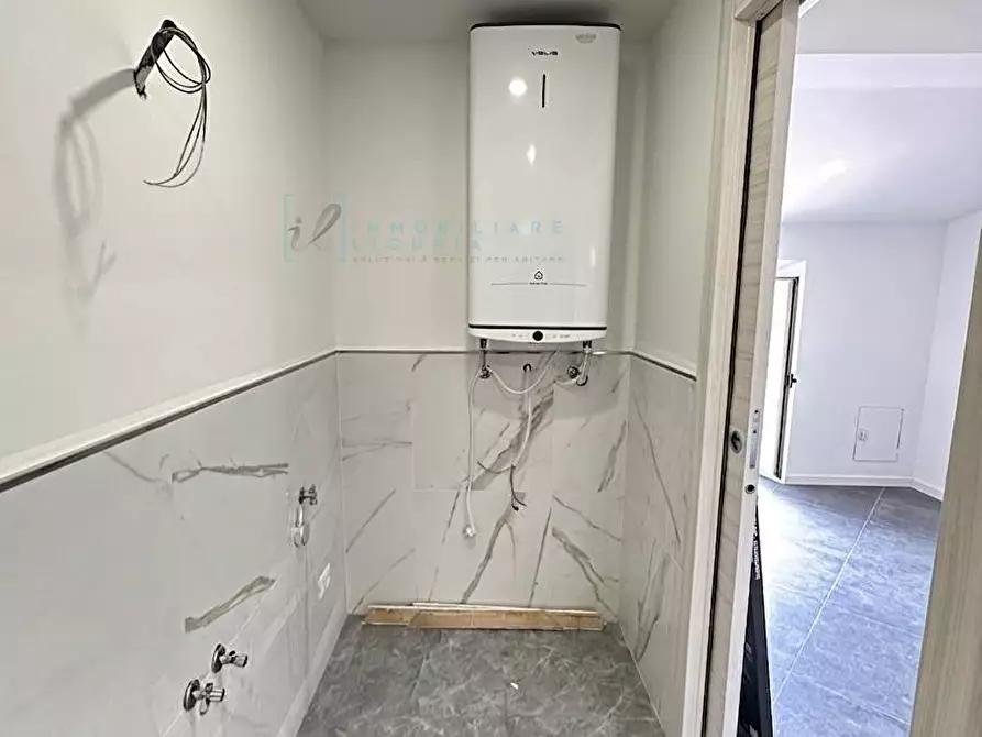 Immagine 16 di Appartamento in vendita  in Via Torlaro a Albenga
