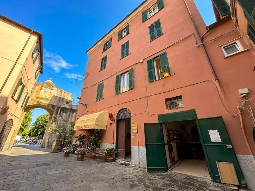 Immagine 1 di Appartamento in vendita  in Via Torlaro a Albenga