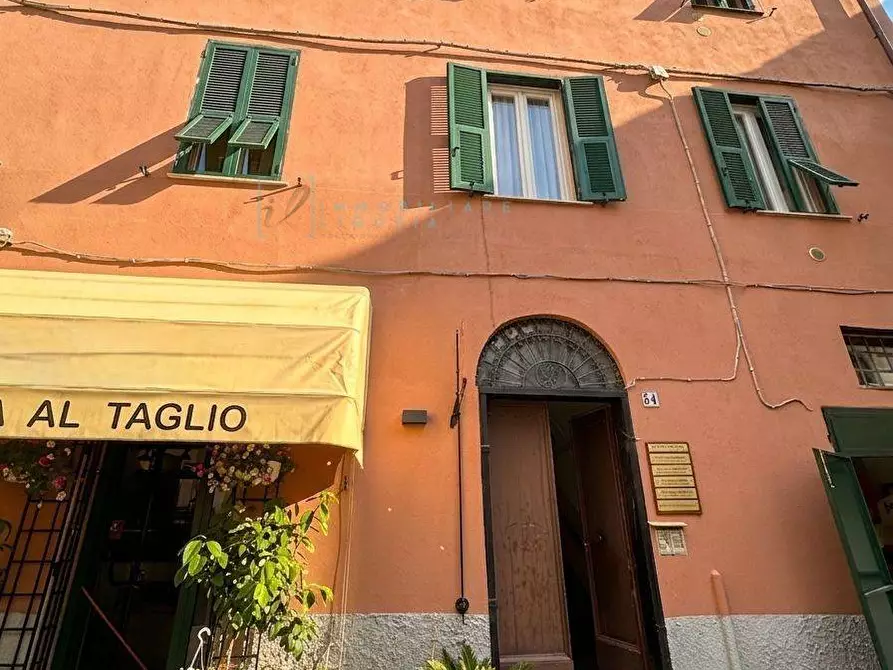 Immagine 20 di Appartamento in vendita  in Via Torlaro a Albenga
