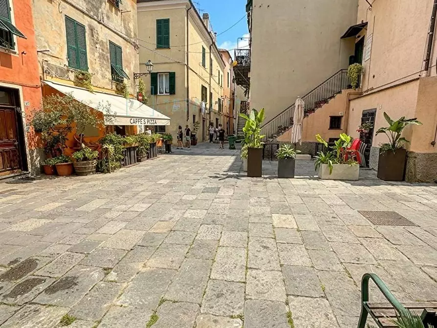 Immagine 21 di Appartamento in vendita  in Via Torlaro a Albenga