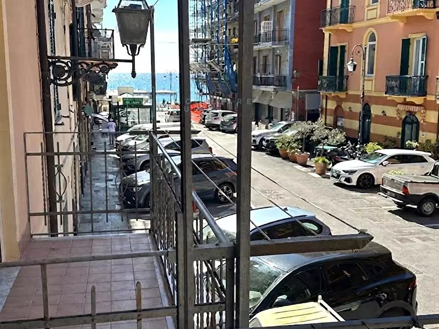 Immagine 1 di Appartamento in vendita  in Piazza Andrea Doria a Alassio