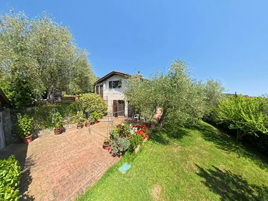 Immagine 1 di Villa in vendita  in Regione Bauso a Garlenda